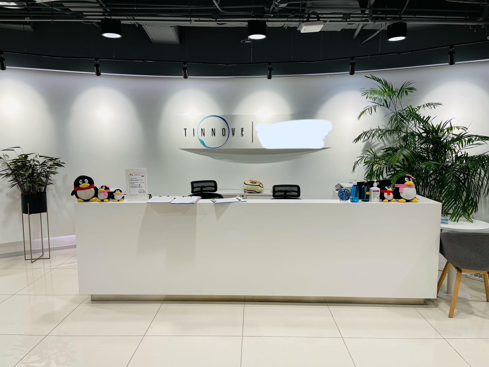 中钢国际大厦---2500平米出租 8元/天/平米