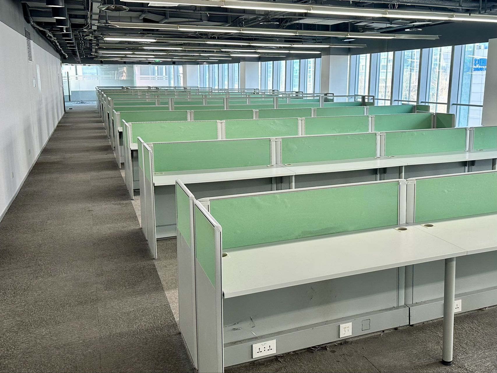 中国国际大厦---1500平米出租  8元/天/平米